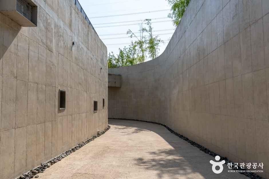 경기_화성_화성시독립운동기념관_외부_04.jpg