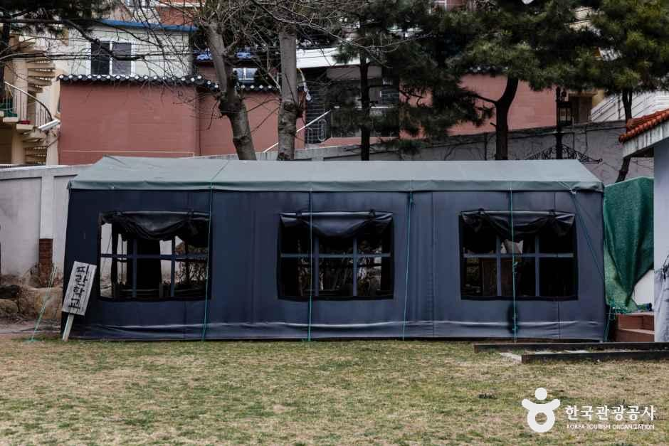 부산_서구_임시수도기념관_외부_3.png