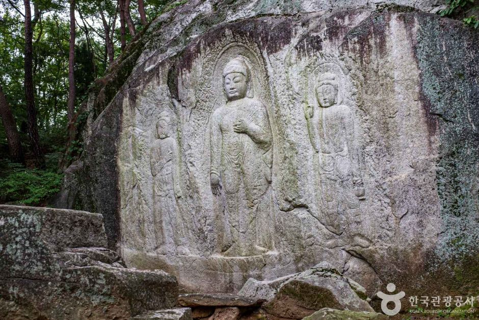 경북_경주_경주 율동 마애여래삼존입상 (5)