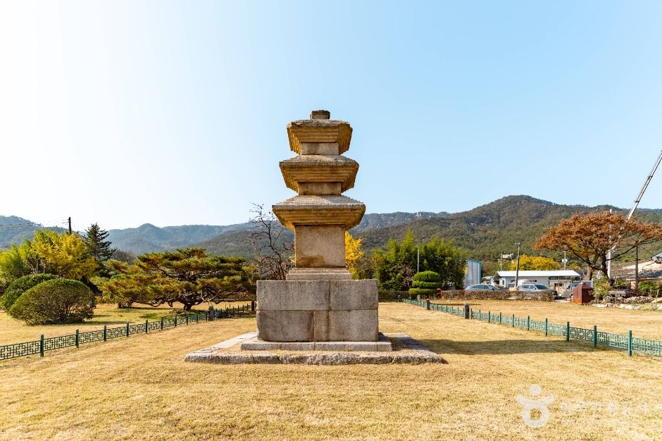 경주_경주 남산동 동ㆍ서 삼층석탑 (3)
