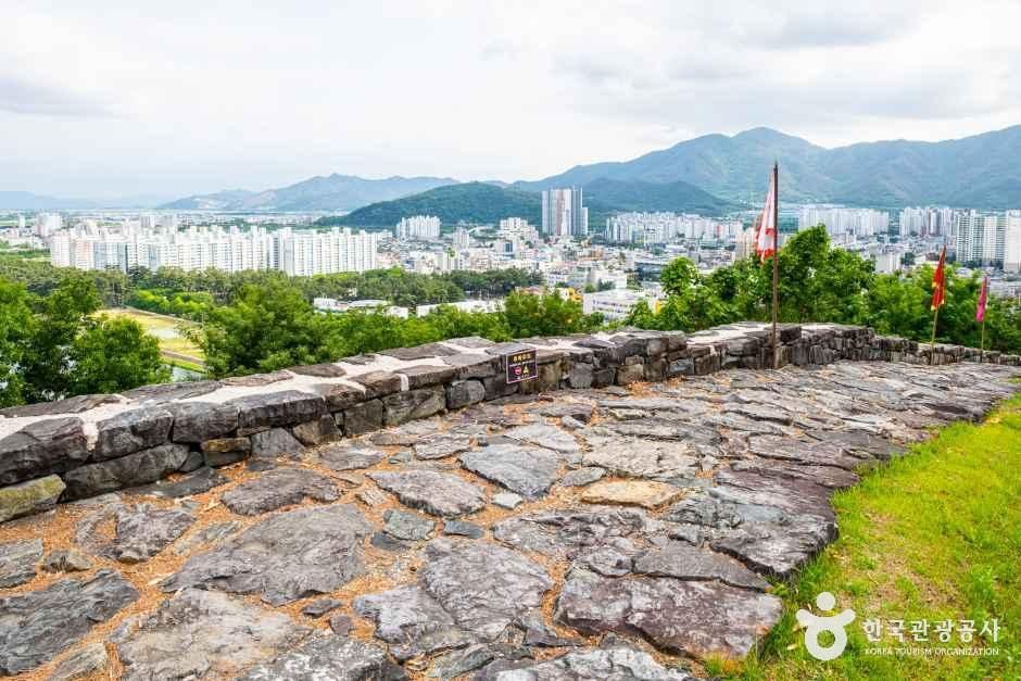 경남_밀양_밀양읍성_외부_6.jpg