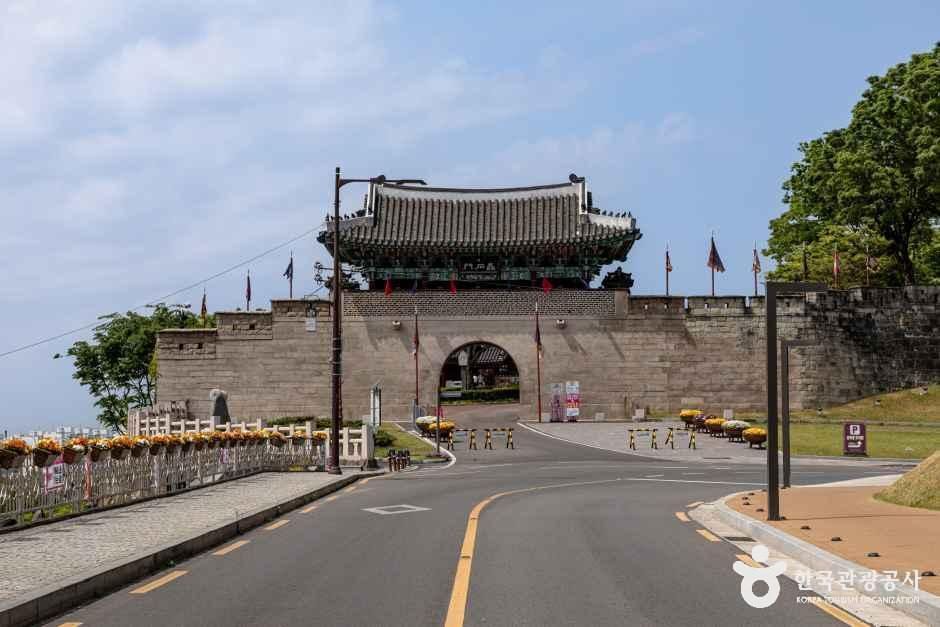 경남_진주_진주성_외부_1.JPG