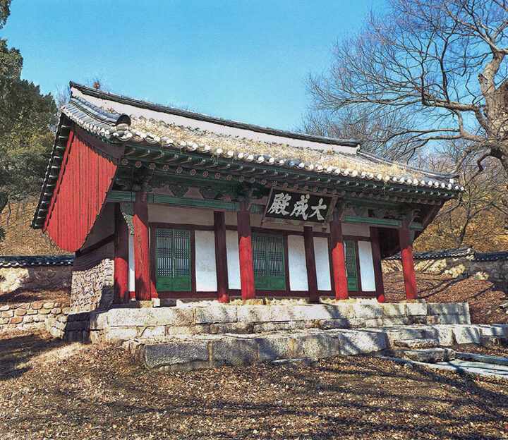 파주향교대성전