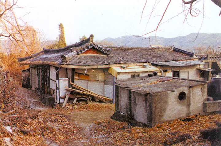 죽산안씨종가북서측전경