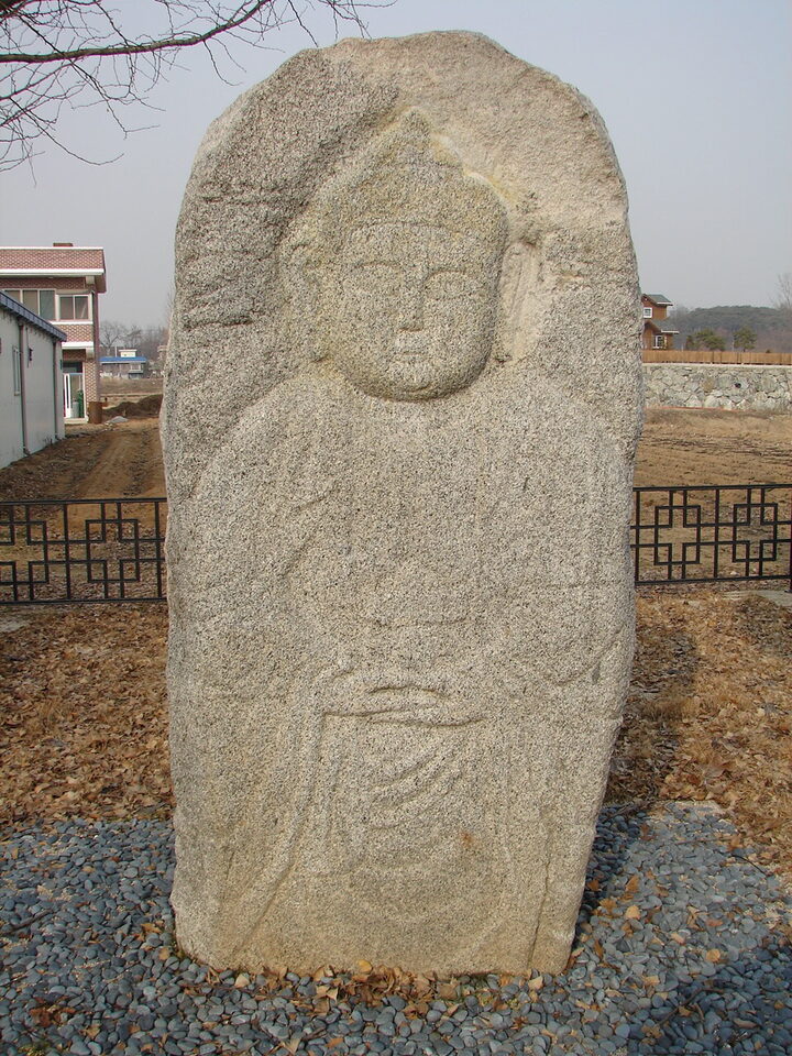 안성죽리석조여래입상(정면)