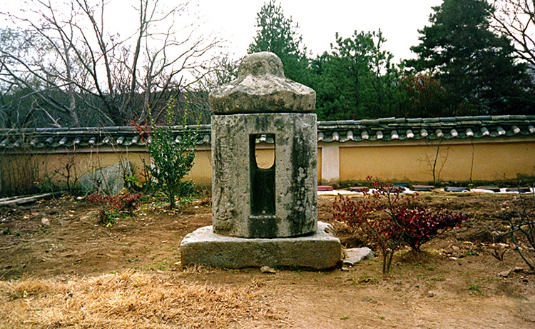 보덕사석등