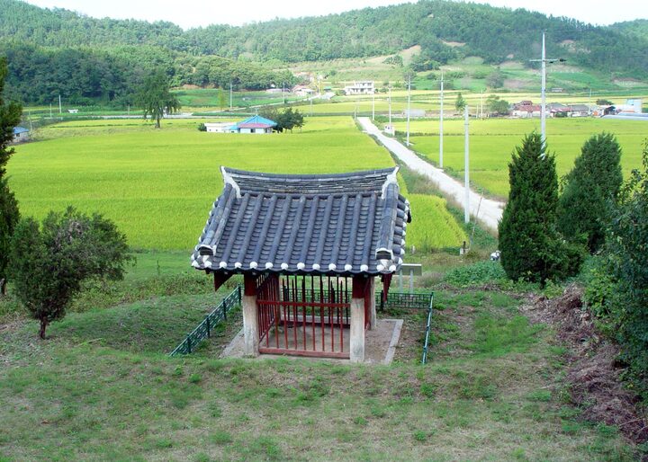 이억장군정려 후면