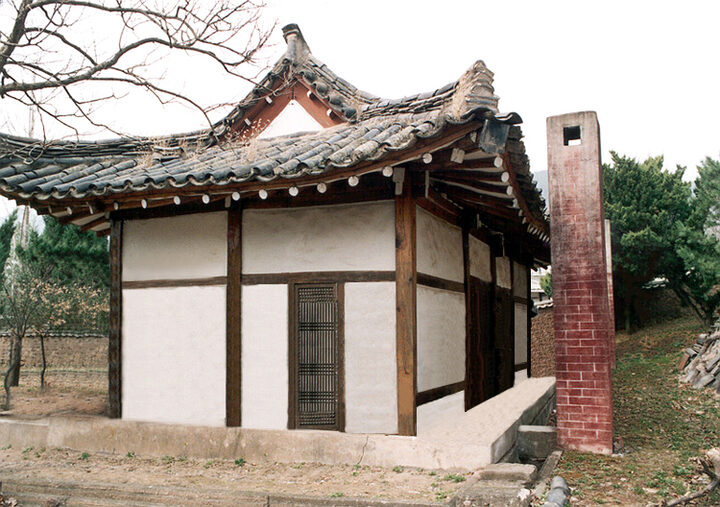 여남강당우측면