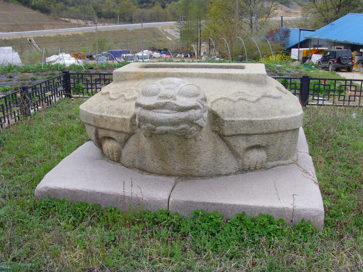 상주 무양동 석조귀부 전경