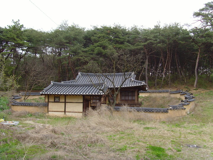 용산정사 전경