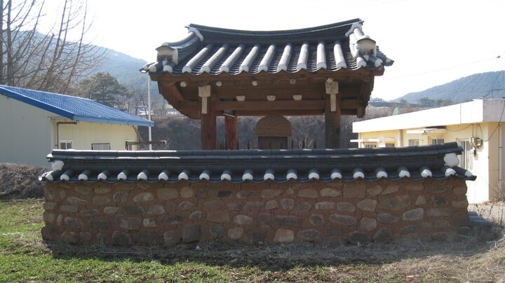 배면