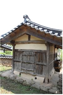 석간고택 고방채(좌측면)