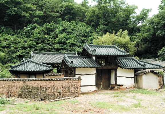 동산서당강당