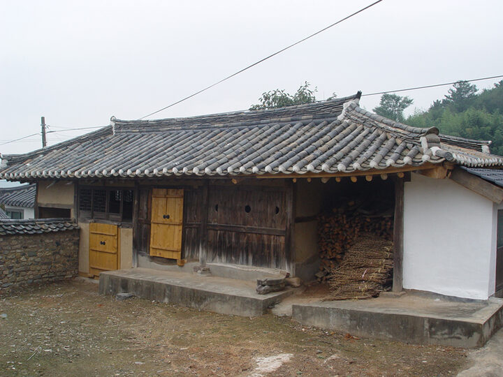 행랑채 전경