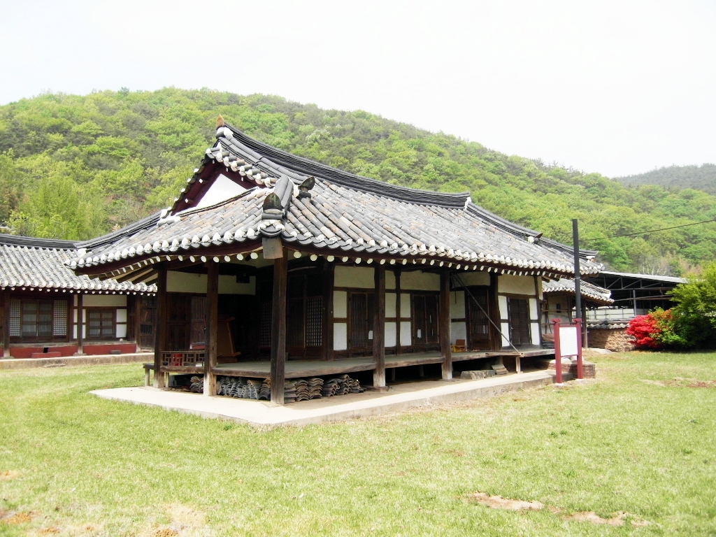 사랑채 좌측면