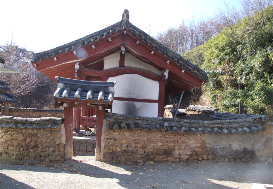 한천재 우측