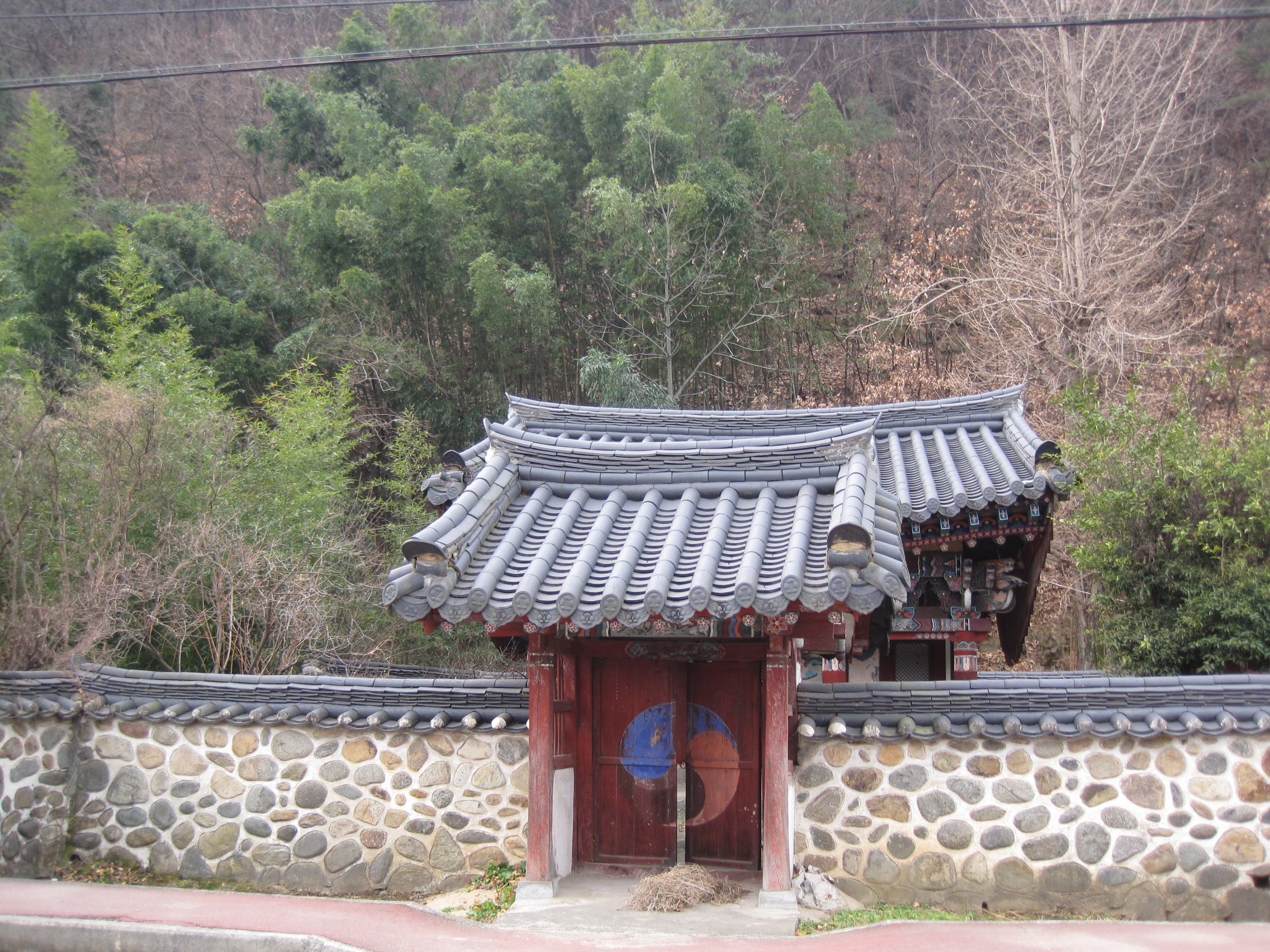 용담사당입구 원경