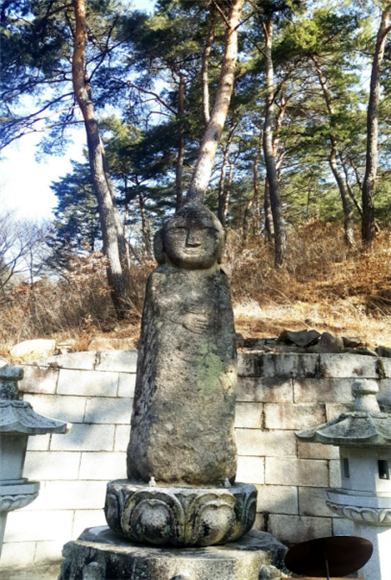 김룡사 석불입상