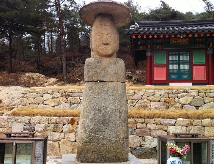 자석리 석불입상