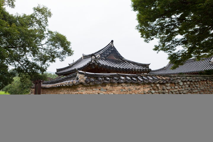 고성 소천정_돌담 및 지붕 (촬영년도 : 2015년)