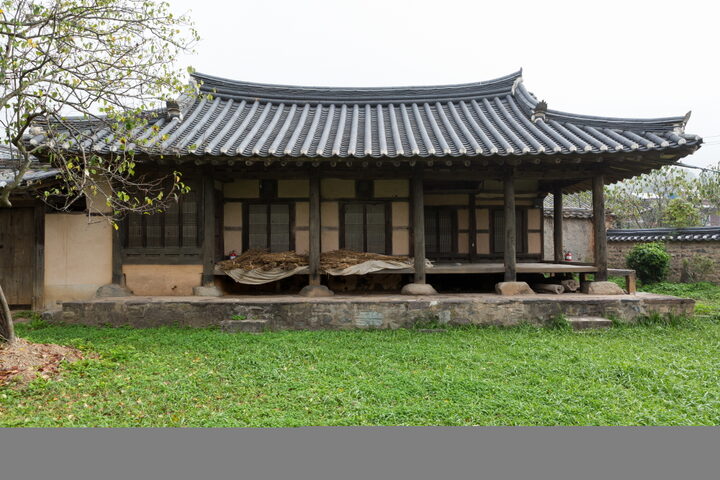 진주 청원리 이씨고가_안채 (촬영년도 : 2015년)