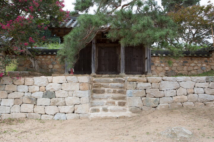 창녕 경모당_입구 계단 (촬영년도 : 2015년)