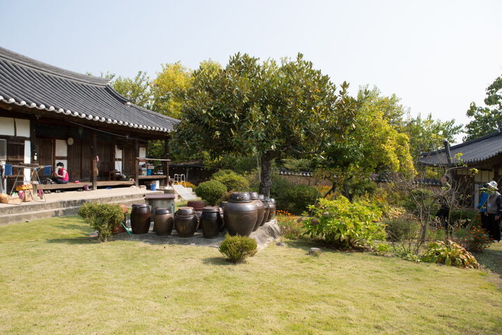 함양 노참판댁 고가_마당 (촬영년도 : 2015년)