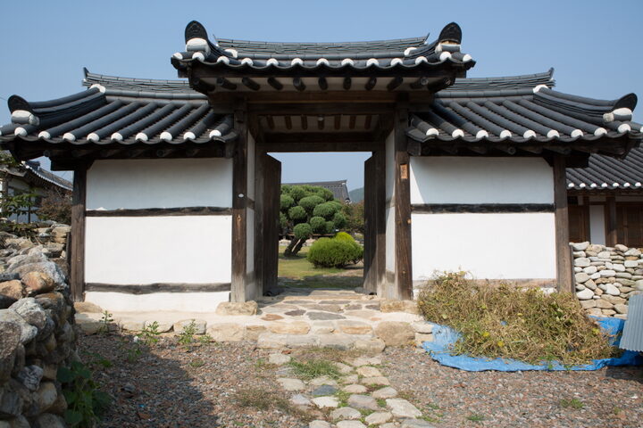 함양개평리하동정씨고가_솟을대문 (촬영년도 : 2015년)