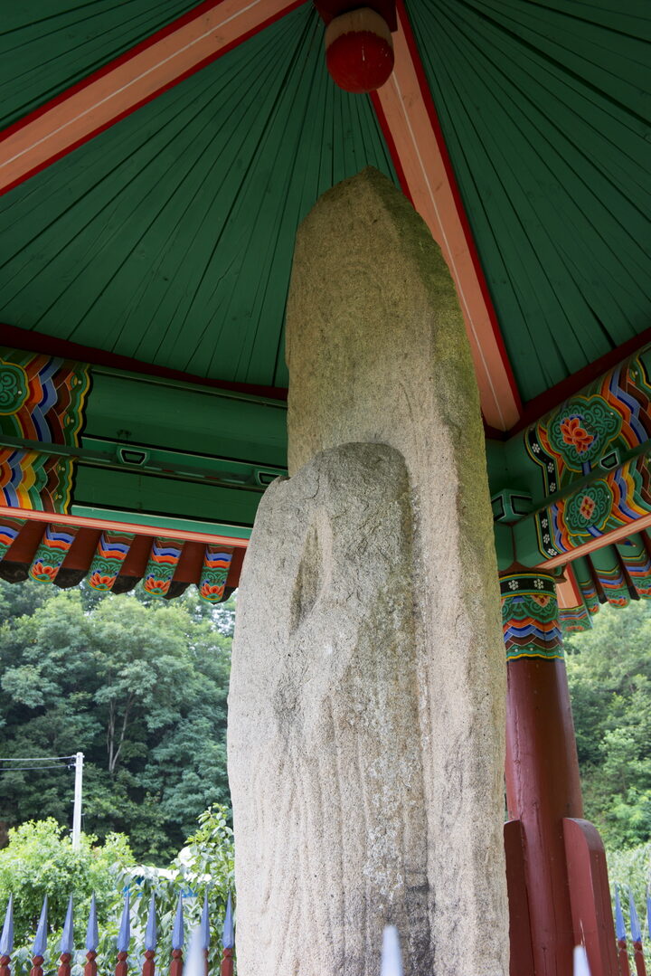 금릉신안동석불입상_측면 (촬영년도 : 2015년)