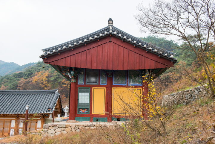 용담사무량전_우측면 (촬영년도 : 2015년)