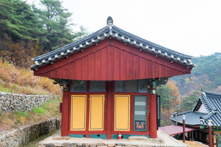 용담사무량전_좌측면 (촬영년도 : 2015년)