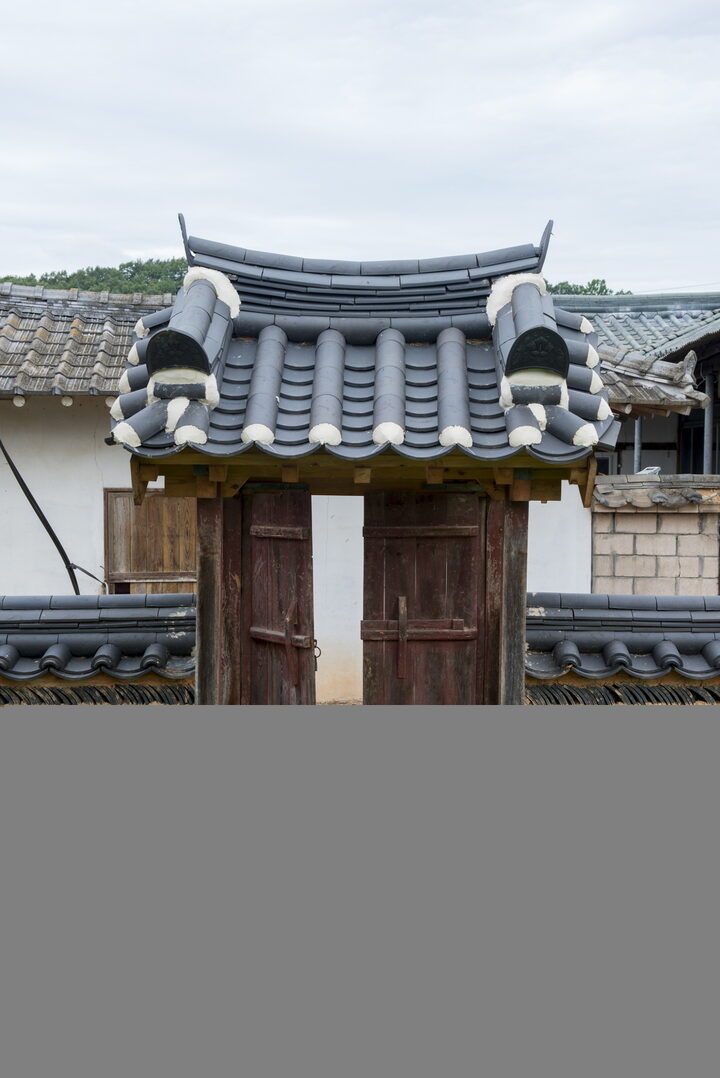 망호리남씨영모사_내부 협문 (촬영년도 : 2015년)