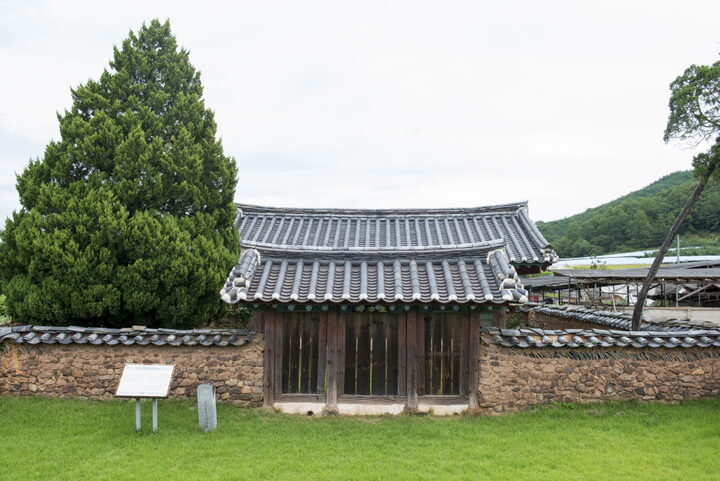 망호리남씨영모사_전경 (촬영년도 : 2015년)