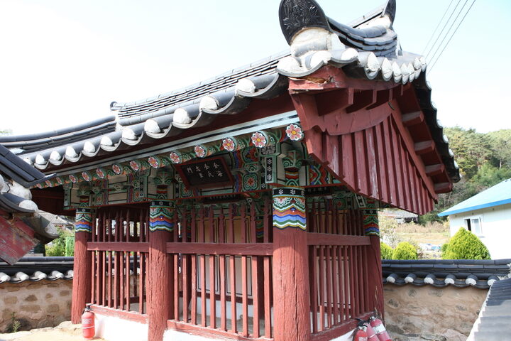쌍봉리충신각_측면 (촬영년도 : 2015년)