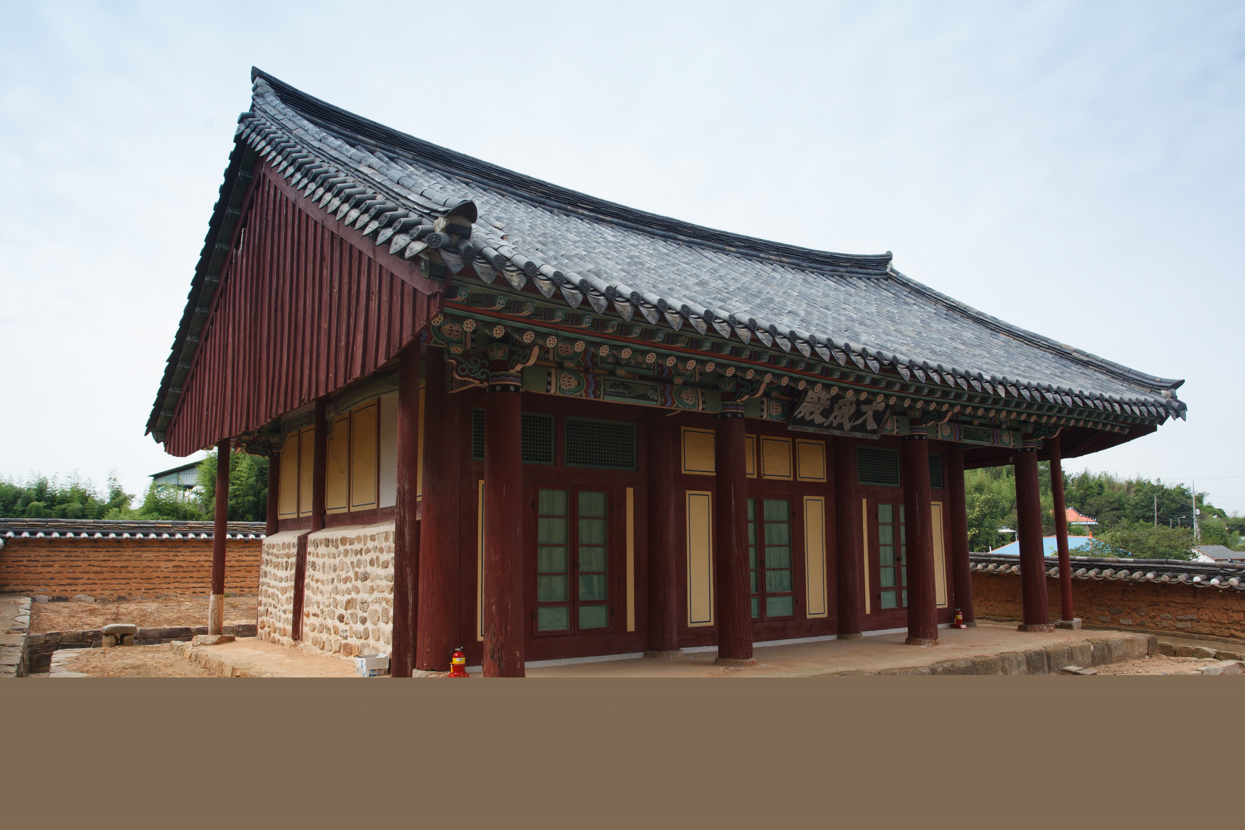 무장향교대성전_좌측면 (촬영년도 : 2015년)