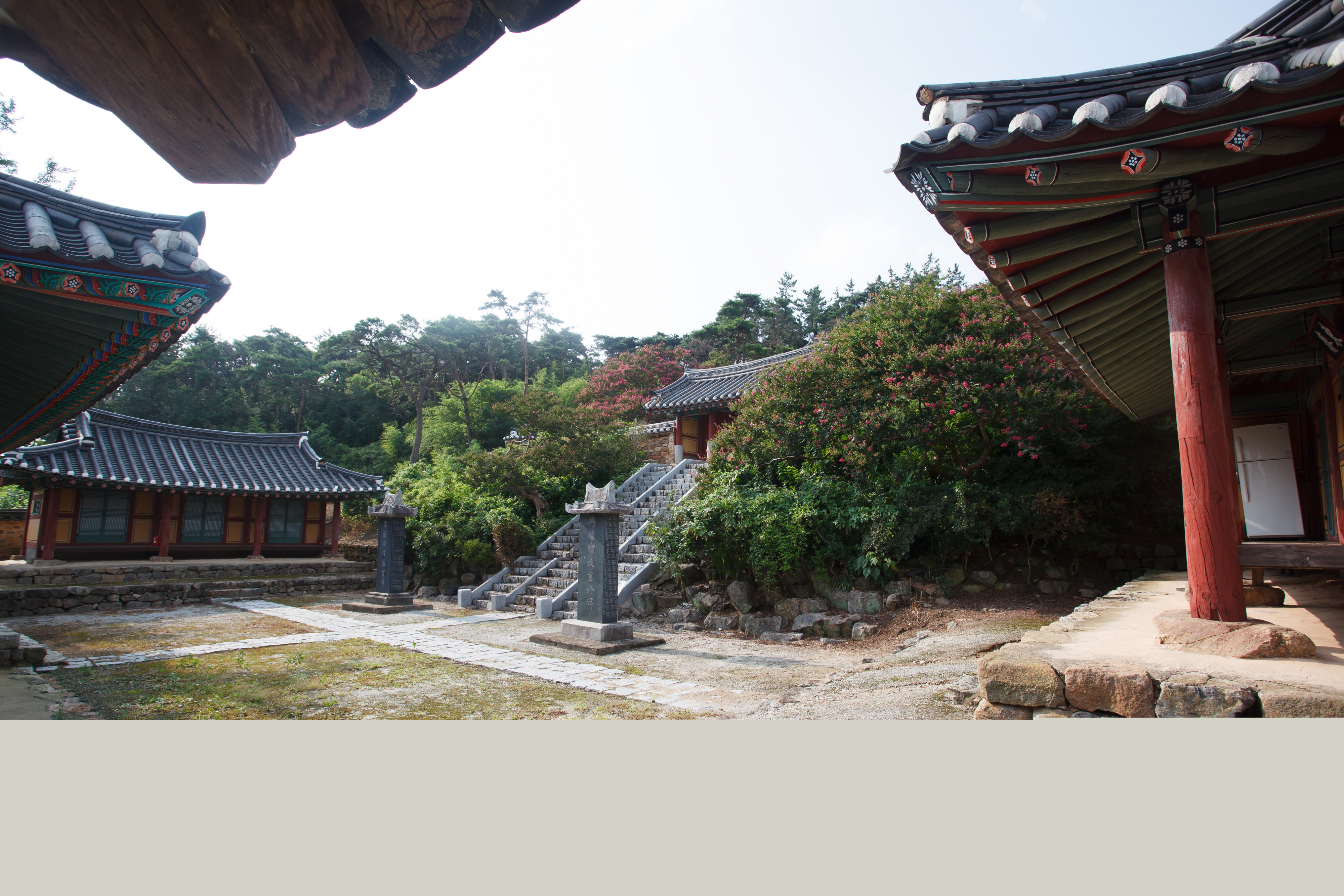 흥덕향교대성전_향교 전경 (촬영년도 : 2015년)