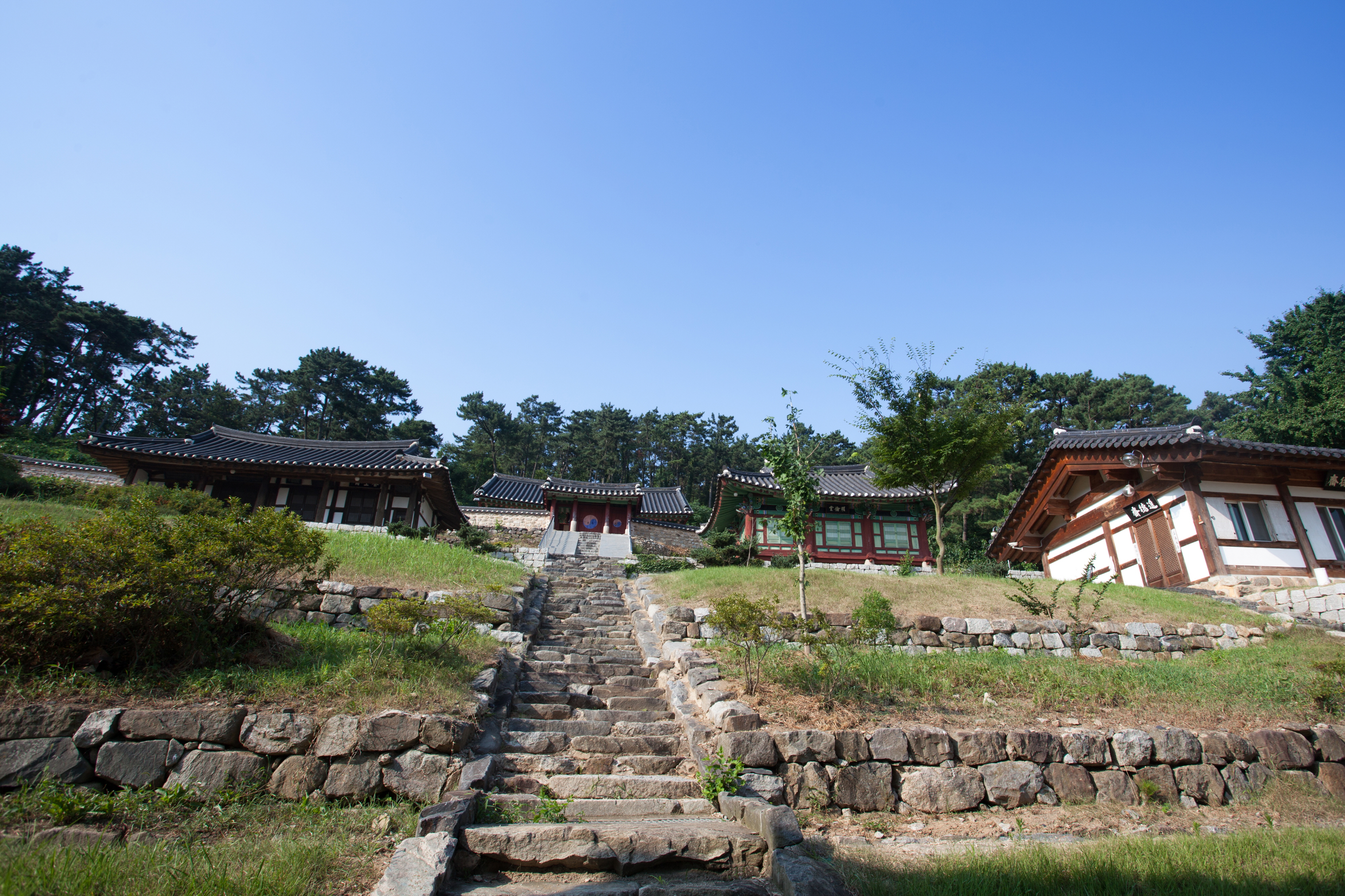 부안향교대성전_돌계단 (촬영년도 : 2015년)