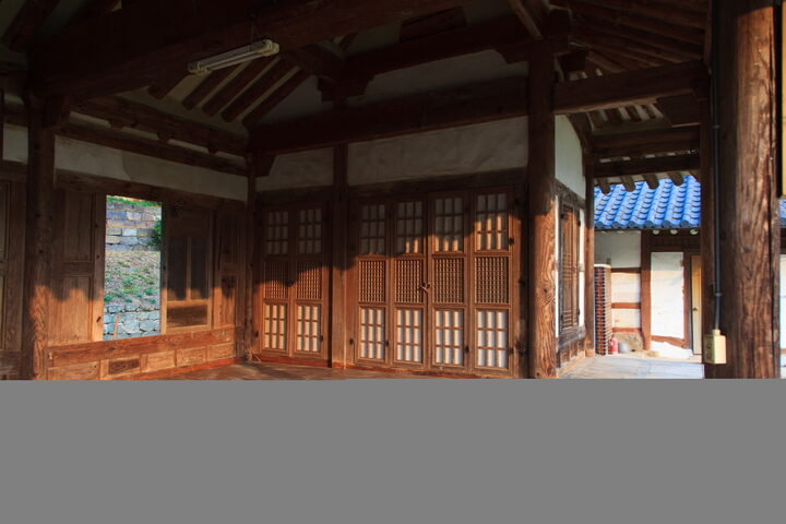 장군 덕천군사우_대청마루 (촬영년도 : 2015년)