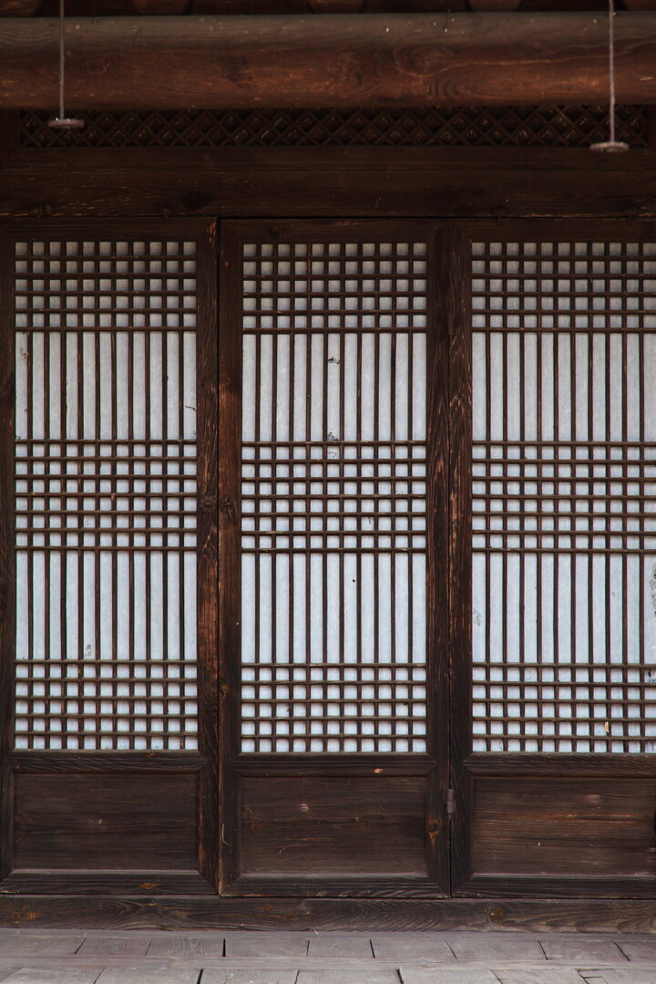 충헌공윤전사우_띠살창 창호 (촬영년도 : 2015년)