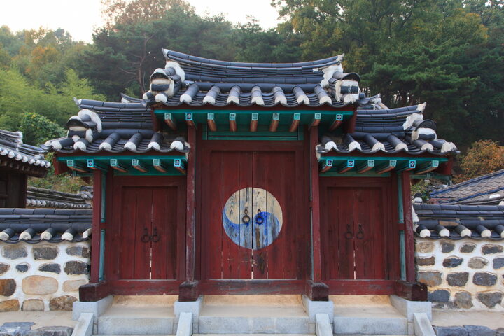 충헌공윤전사우_삼문 (촬영년도 : 2015년)