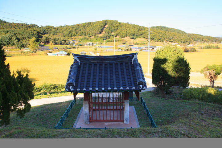 이억장군 정려_뒤쪽에서 바라본 전경 (촬영년도 : 2015년)