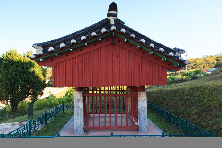이억장군 정려_측면 (촬영년도 : 2015년)