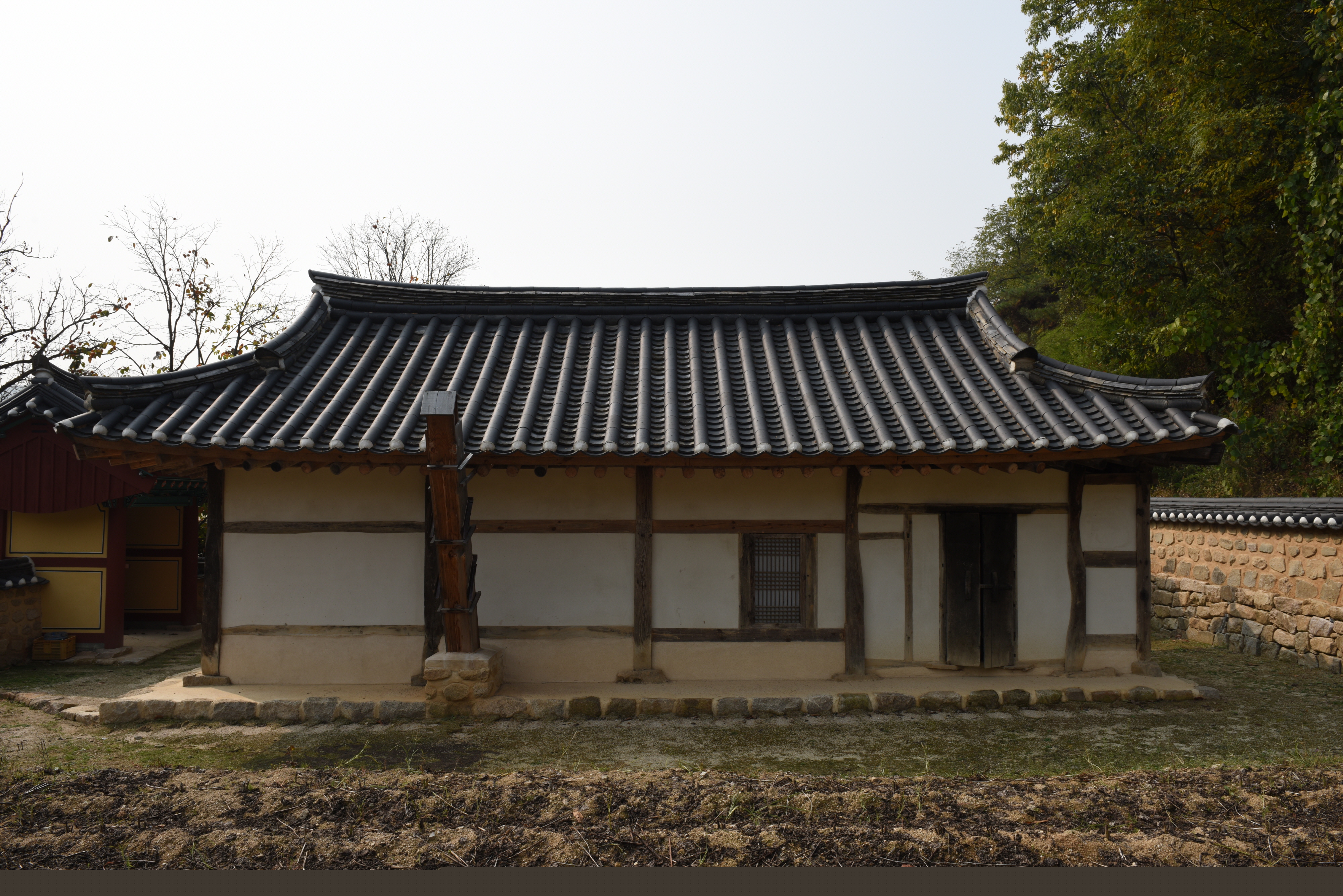 옥천 예곡정사_고직사 배면 (촬영년도 : 2015년)