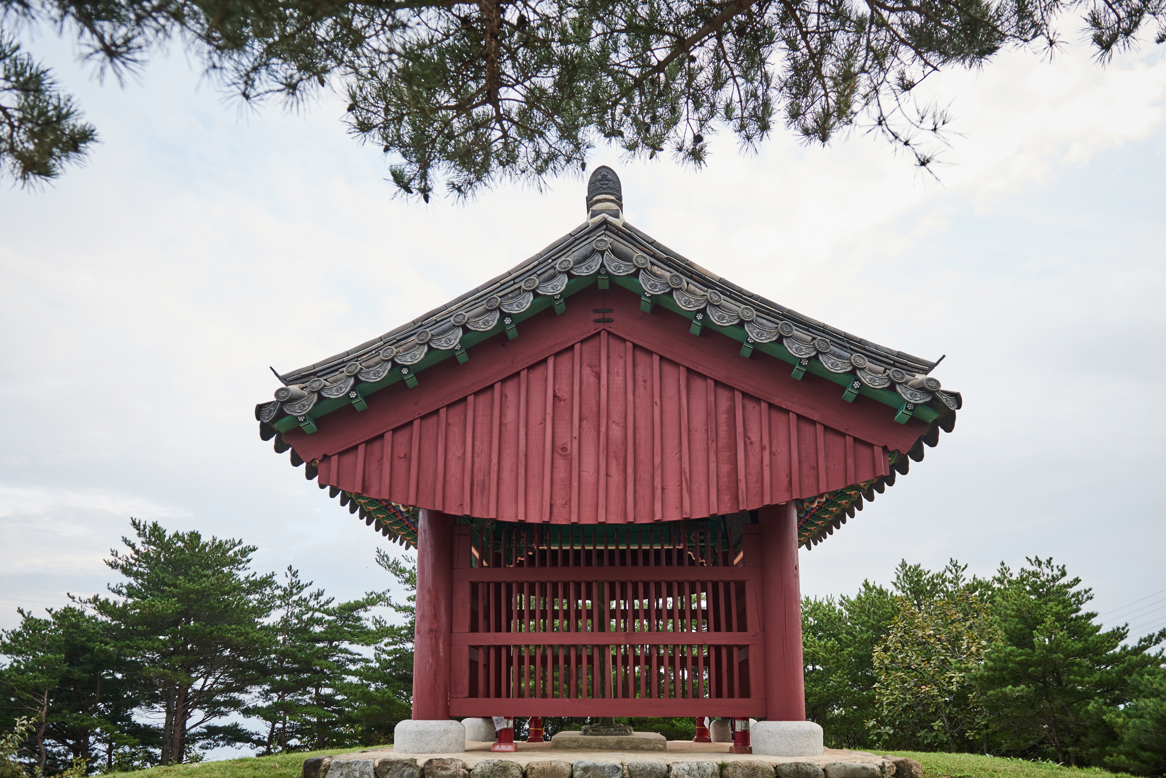 삼척소공대비_측면1 (촬영년도 : 2016년)