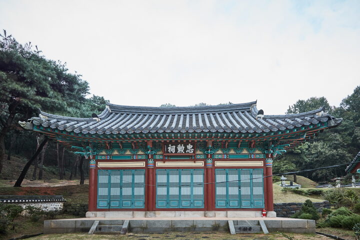 전씨시조단소 및 재실