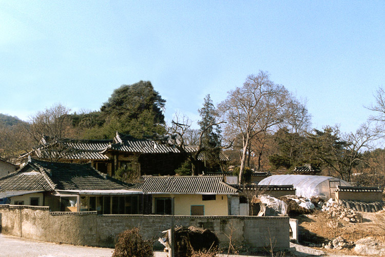 삼소재