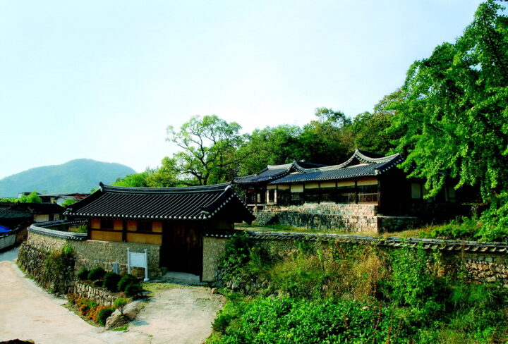 연안이씨별좌공종택