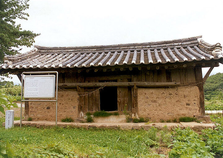 안동상여집(정면)