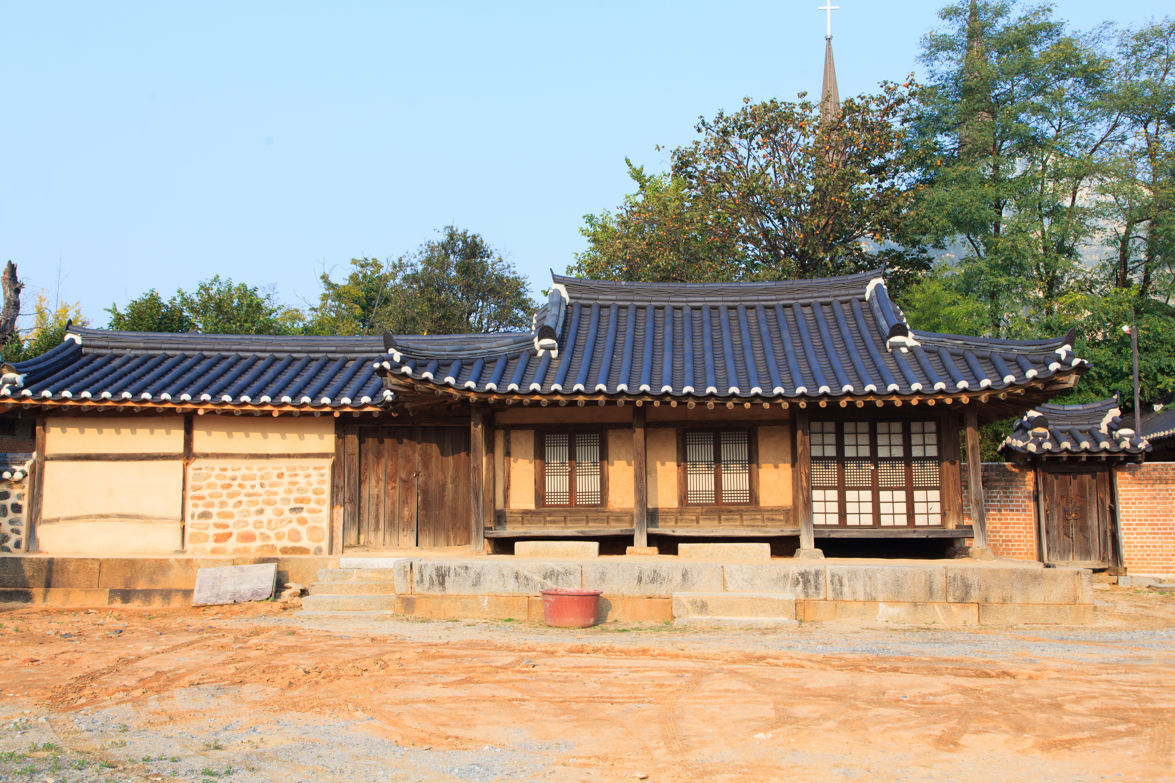 아산윤승구가옥_사랑채 전경 (촬영년도 : 2015년)