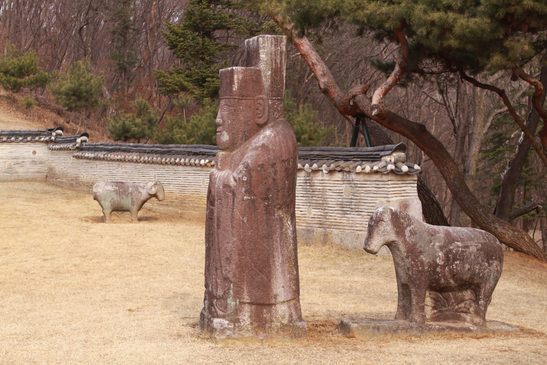 공릉 석인, 석수(2012.03.22.촬영, 파주삼릉관리소)
